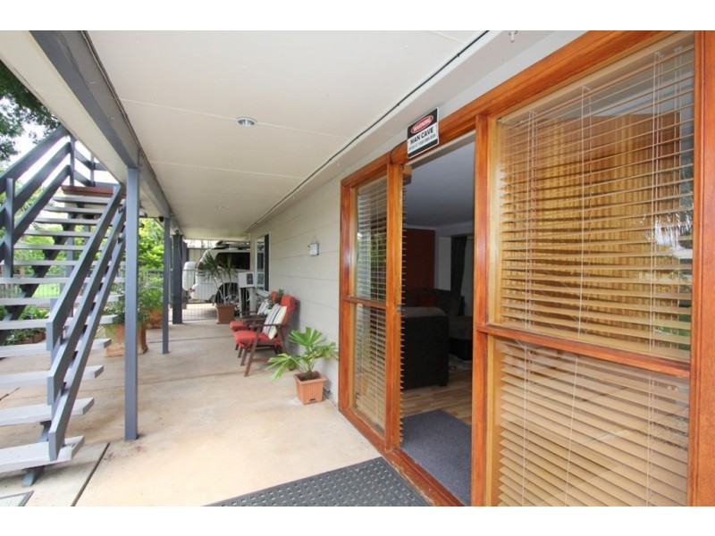 32 Campbell St, Emerald QLD 4720