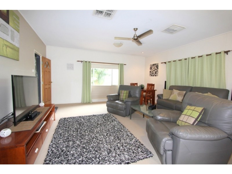 32 Campbell St, Emerald QLD 4720