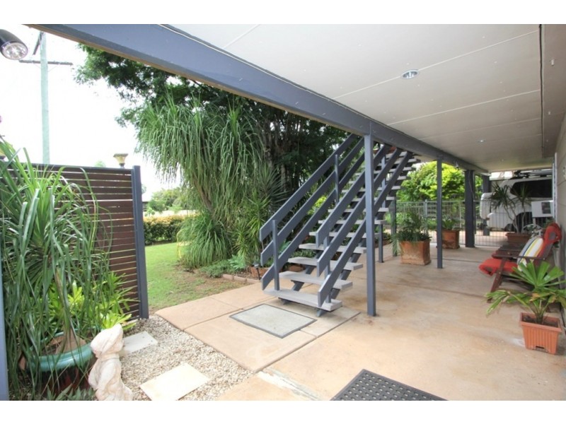 32 Campbell St, Emerald QLD 4720