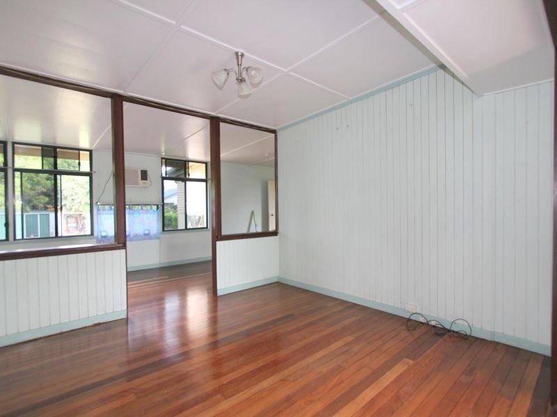 25 Brooks Street, Emerald QLD 4720