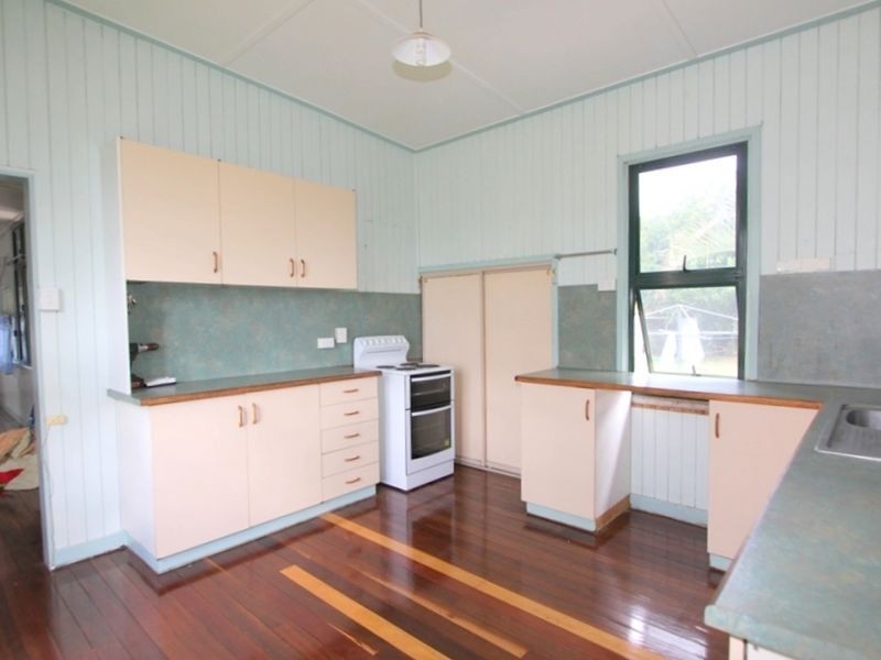 25 Brooks Street, Emerald QLD 4720
