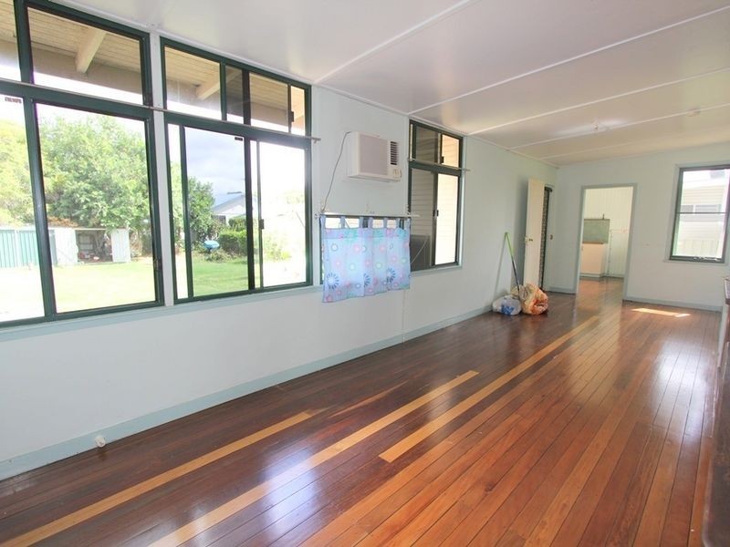 25 Brooks Street, Emerald QLD 4720