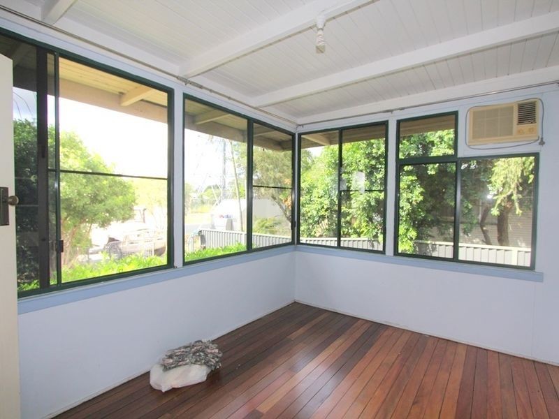 25 Brooks Street, Emerald QLD 4720