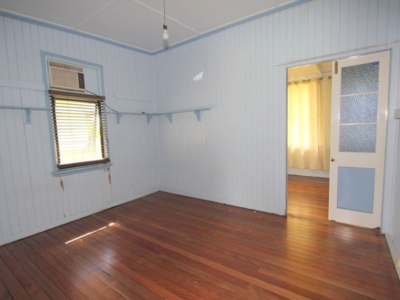25 Brooks Street, Emerald QLD 4720