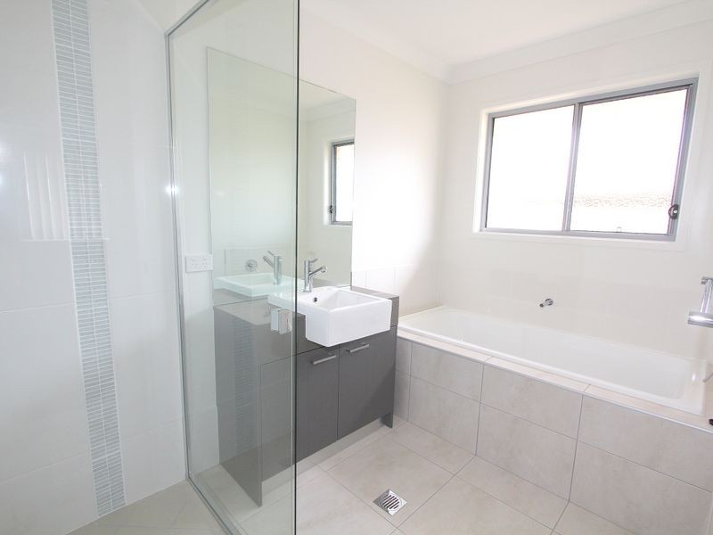 50 Canterbury Road, Emerald QLD 4720