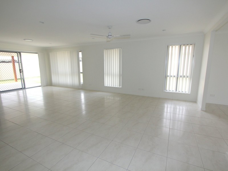 50 Canterbury Road, Emerald QLD 4720