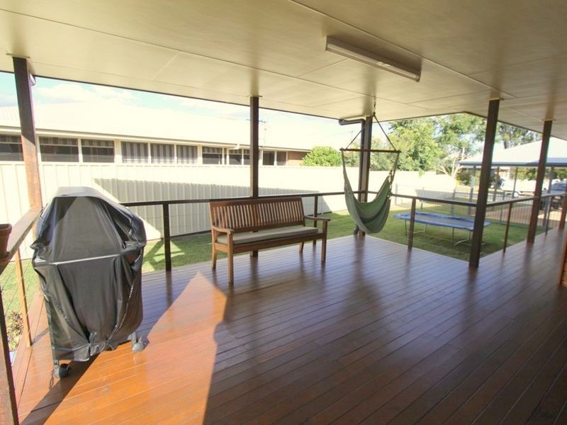 3 Cowan Crescent, Emerald QLD 4720