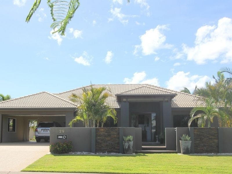 29 Callaghan Street, Emerald QLD 4720