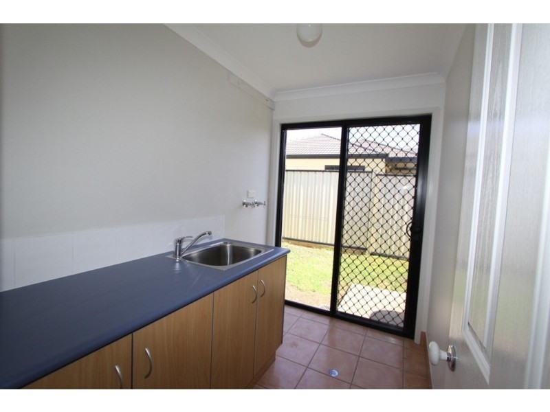 6 Haswell Court, Emerald QLD 4720