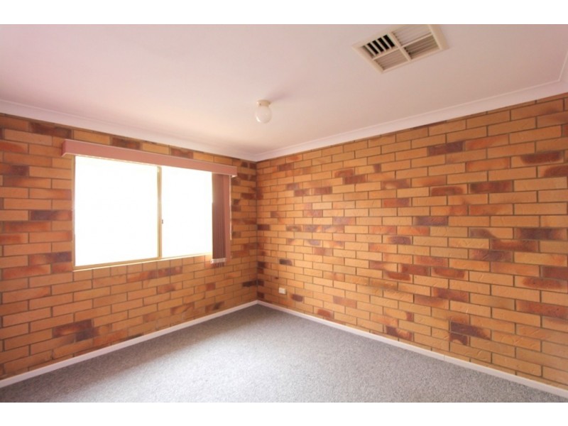 Unit 1/66 Esmond Street, Emerald QLD 4720