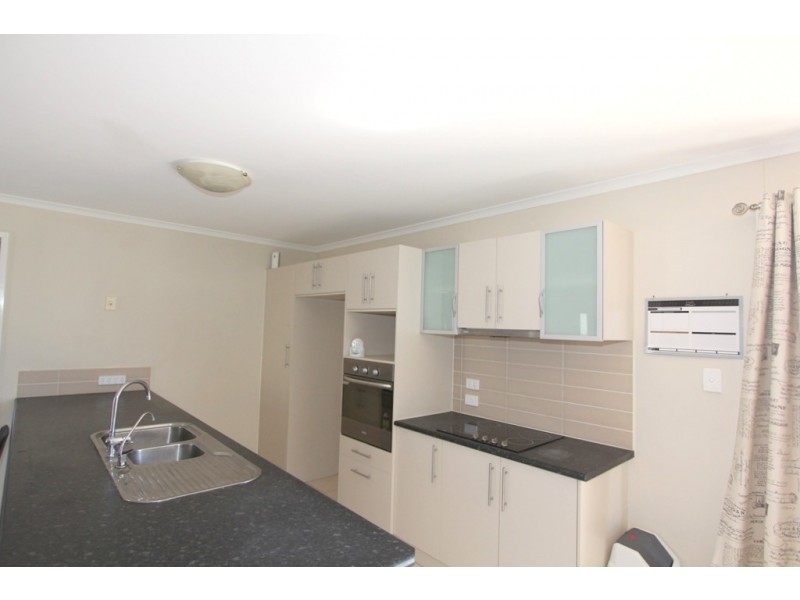 27 Gordon Street, Capella QLD 4723