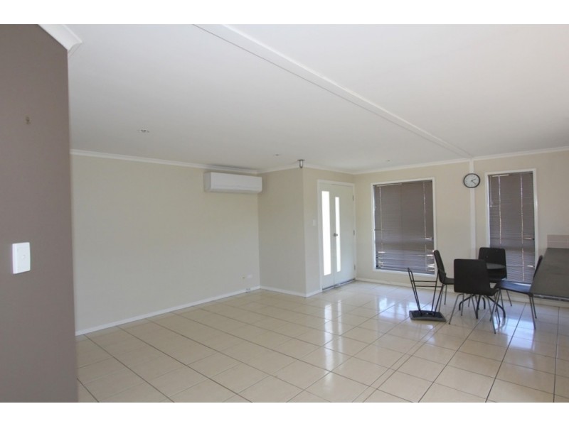 27 Gordon Street, Capella QLD 4723