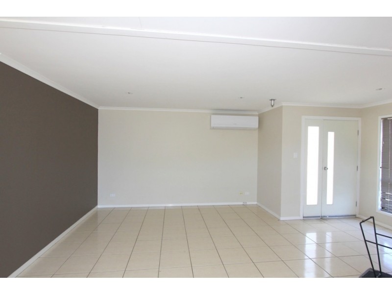 27 Gordon Street, Capella QLD 4723