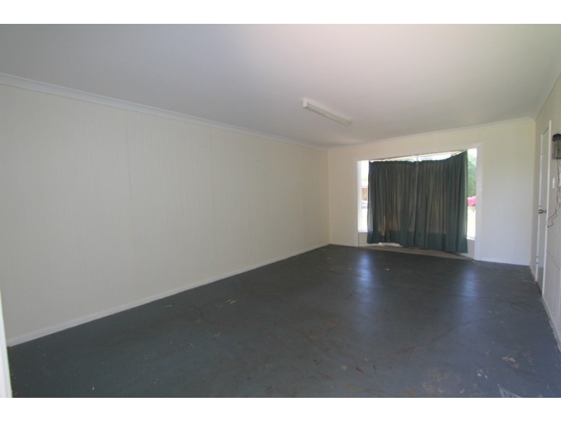 8 Statesman Drive, Emerald QLD 4720