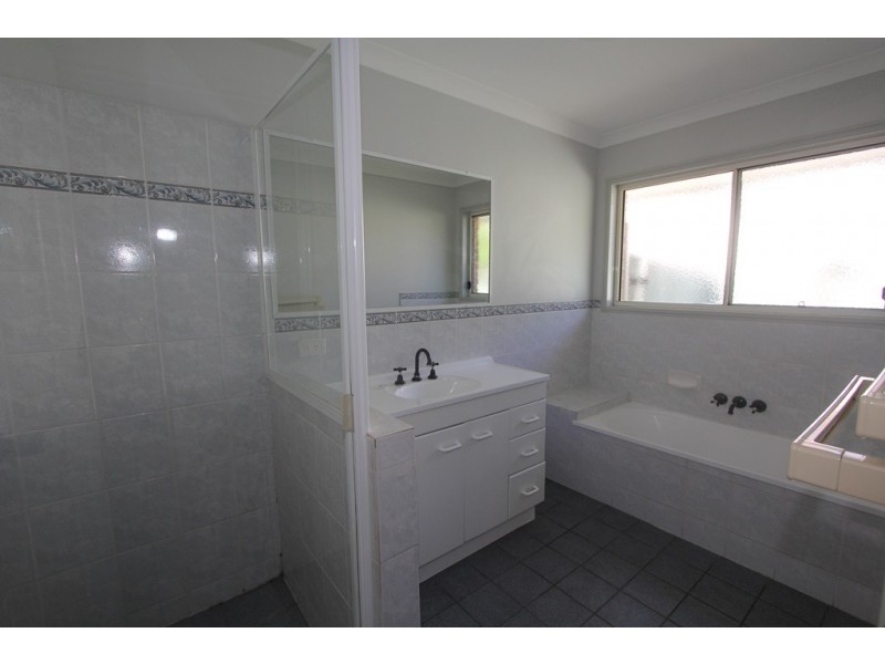 8 Statesman Drive, Emerald QLD 4720