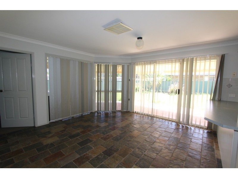 8 Statesman Drive, Emerald QLD 4720