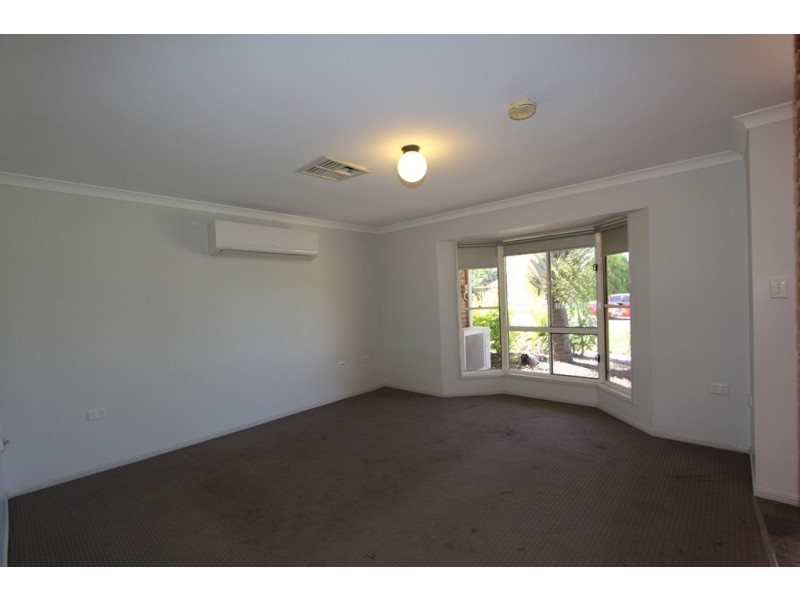 8 Statesman Drive, Emerald QLD 4720