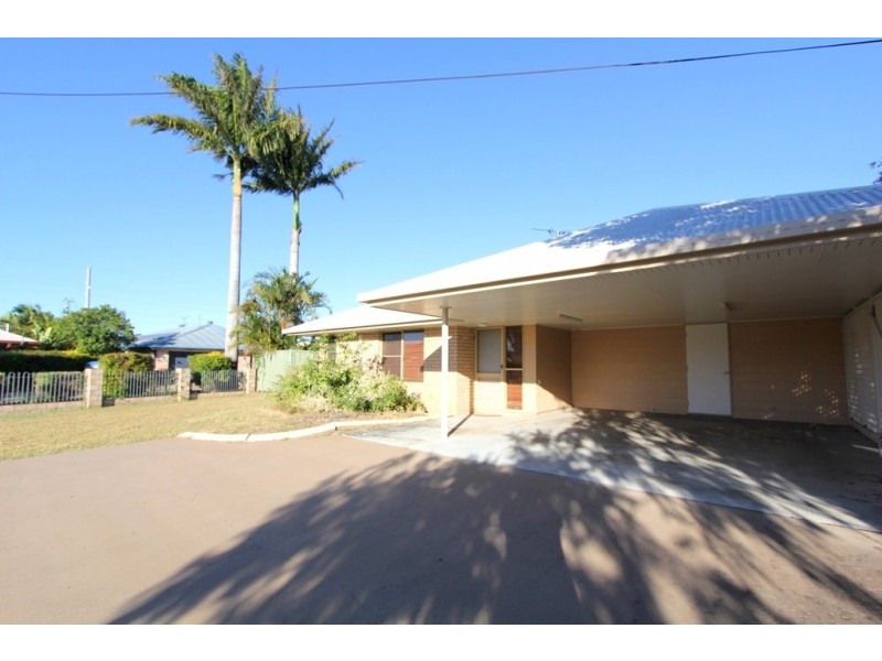 9 Chalmers Cr, Emerald QLD 4720