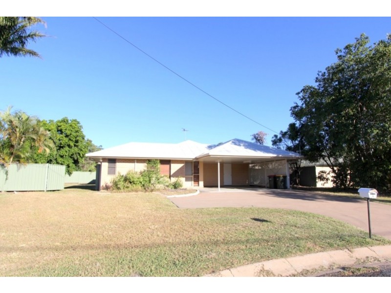 9 Chalmers Cr, Emerald QLD 4720