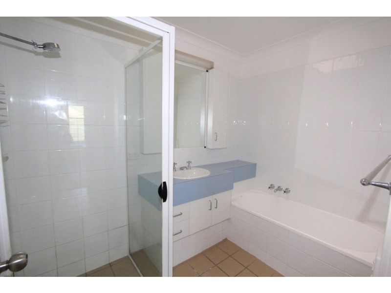 9 Chalmers Cr, Emerald QLD 4720