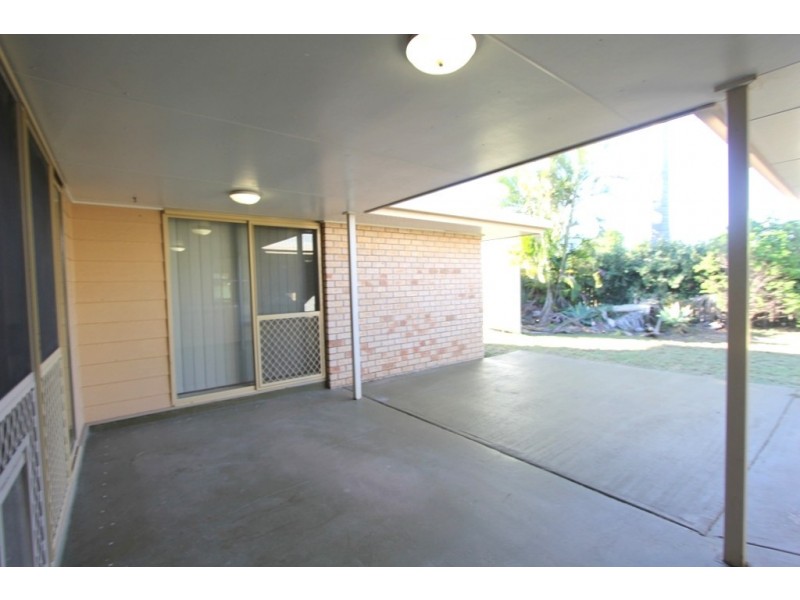 9 Chalmers Cr, Emerald QLD 4720