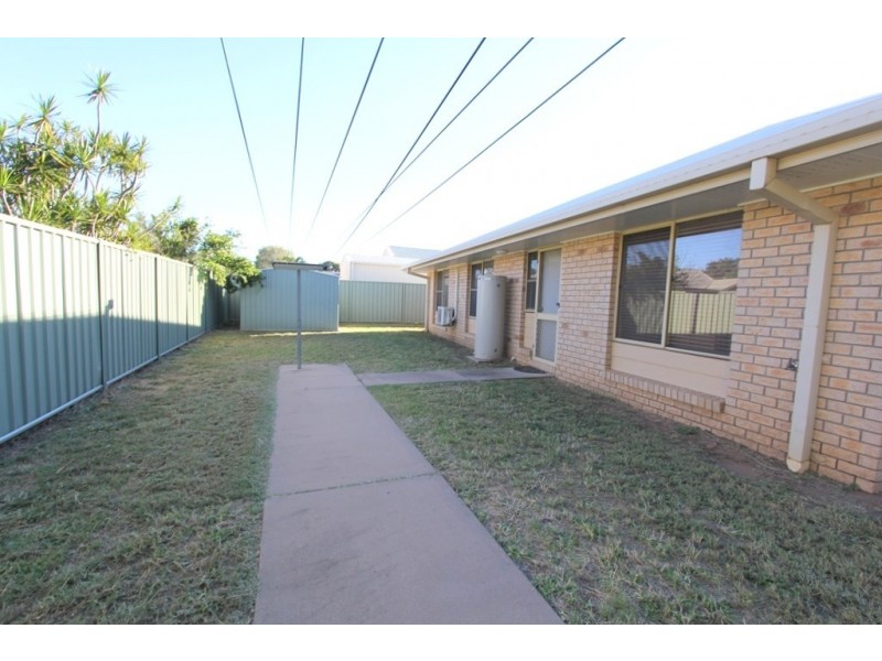 9 Chalmers Cr, Emerald QLD 4720