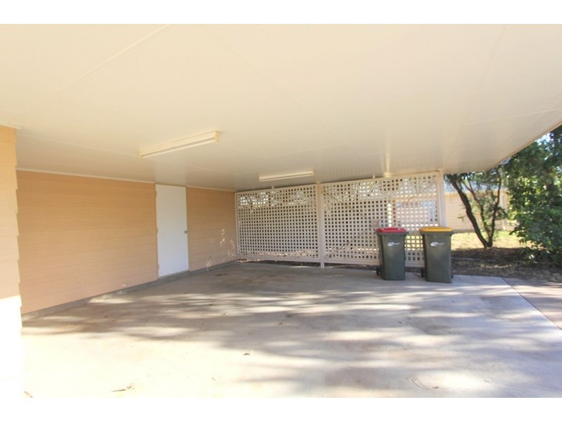 9 Chalmers Cr, Emerald QLD 4720