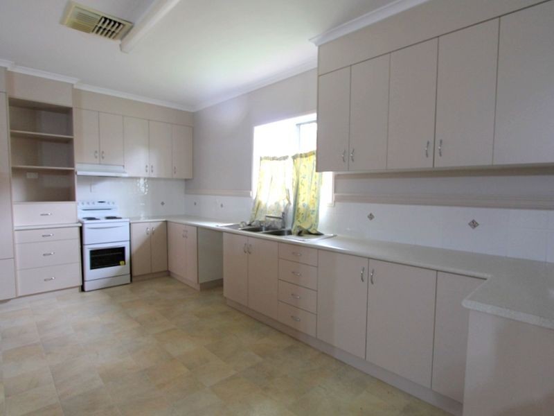 68 Staal Crescent, Emerald QLD 4720