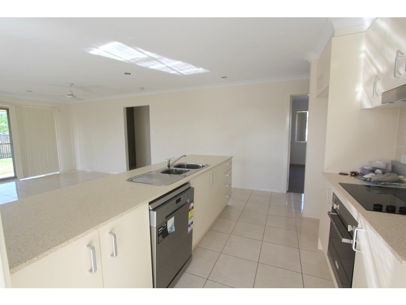 5 Onyx Street, Emerald QLD 4720