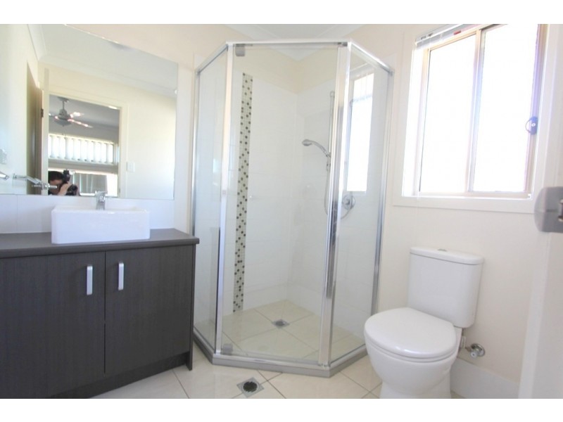 5 Onyx Street, Emerald QLD 4720