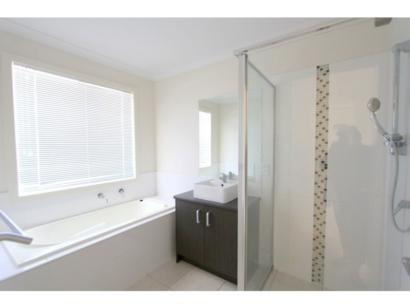 5 Onyx Street, Emerald QLD 4720