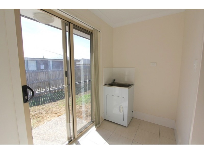 5 Onyx Street, Emerald QLD 4720