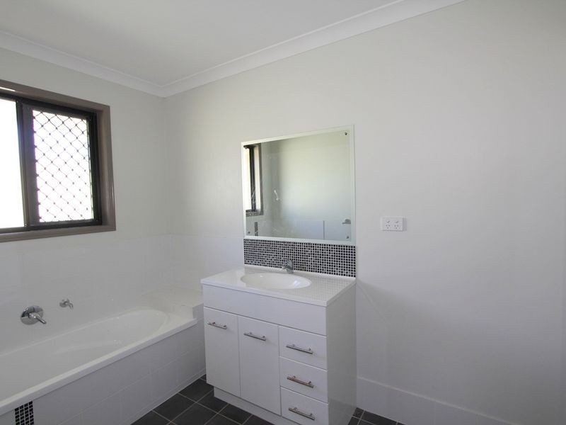 25 Berthun Street, Emerald QLD 4720