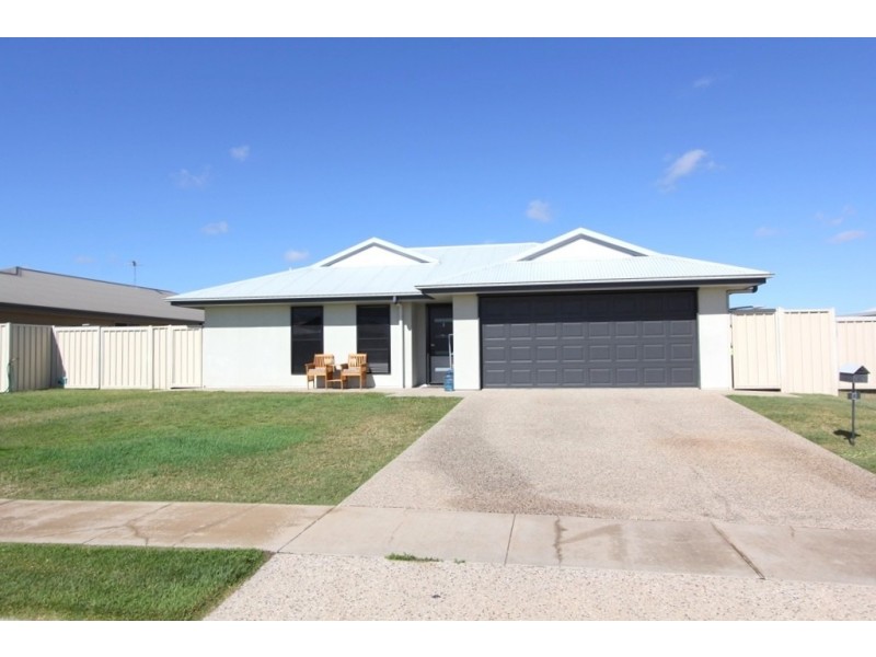 8 Singleton Street, Emerald QLD 4720