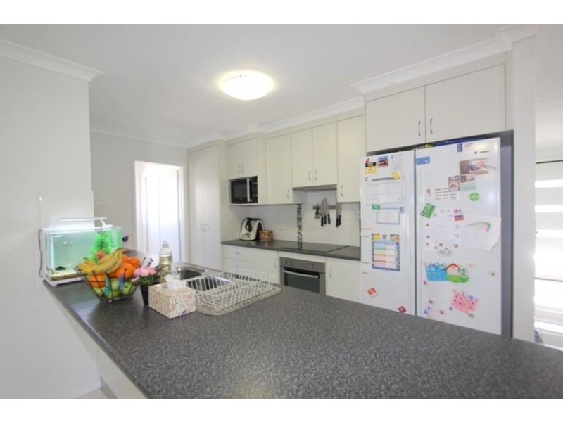 8 Singleton Street, Emerald QLD 4720