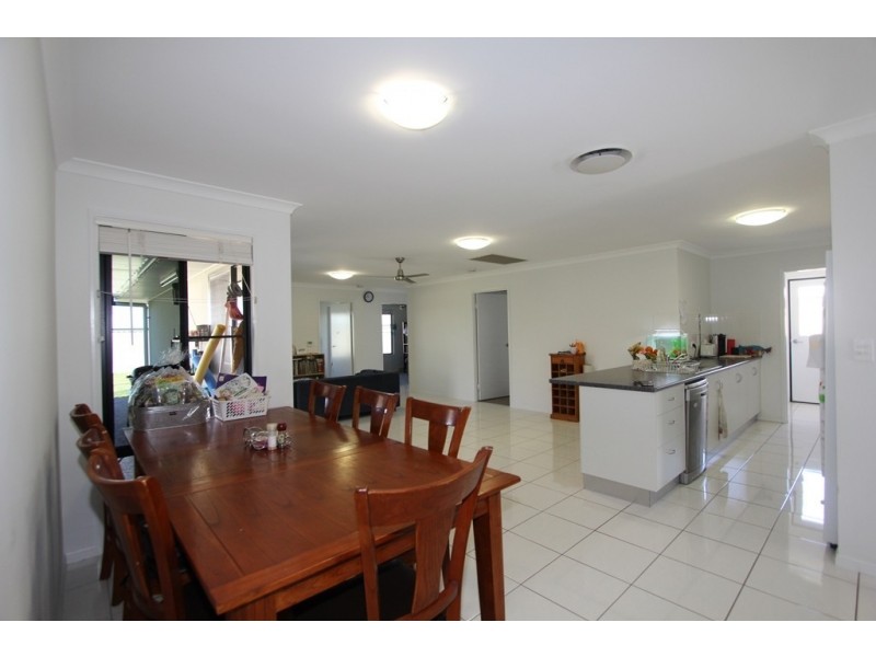 8 Singleton Street, Emerald QLD 4720