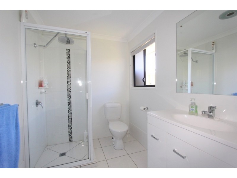 8 Singleton Street, Emerald QLD 4720