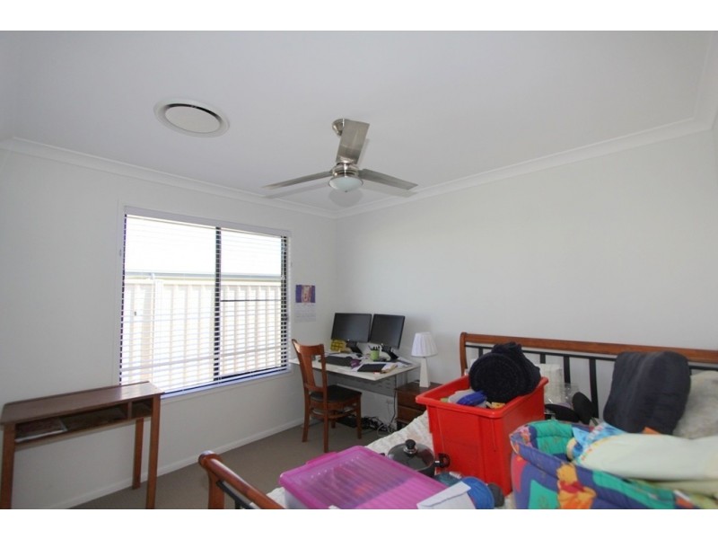 8 Singleton Street, Emerald QLD 4720