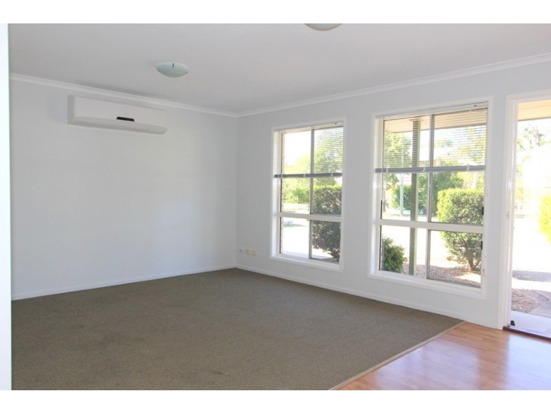 9 Barry Street, Emerald QLD 4720