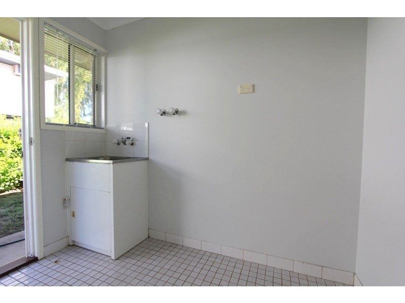 9 Barry Street, Emerald QLD 4720