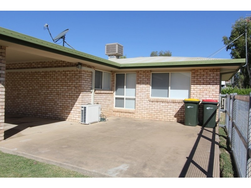 9 Barry Street, Emerald QLD 4720