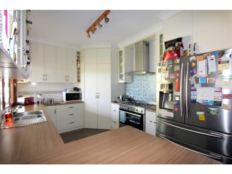 18 Carrington Place, Emerald QLD 4720