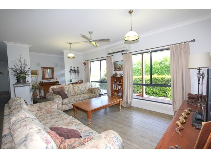 18 Carrington Place, Emerald QLD 4720