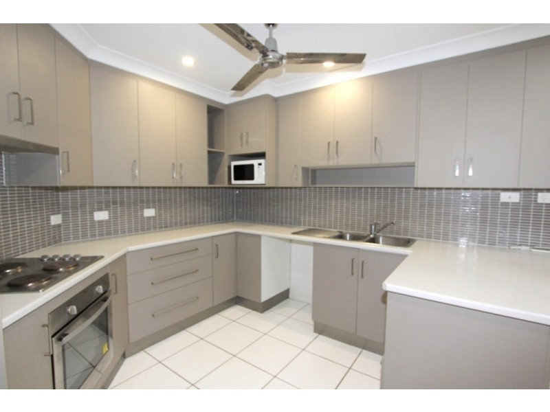 55 White Street, Emerald QLD 4720