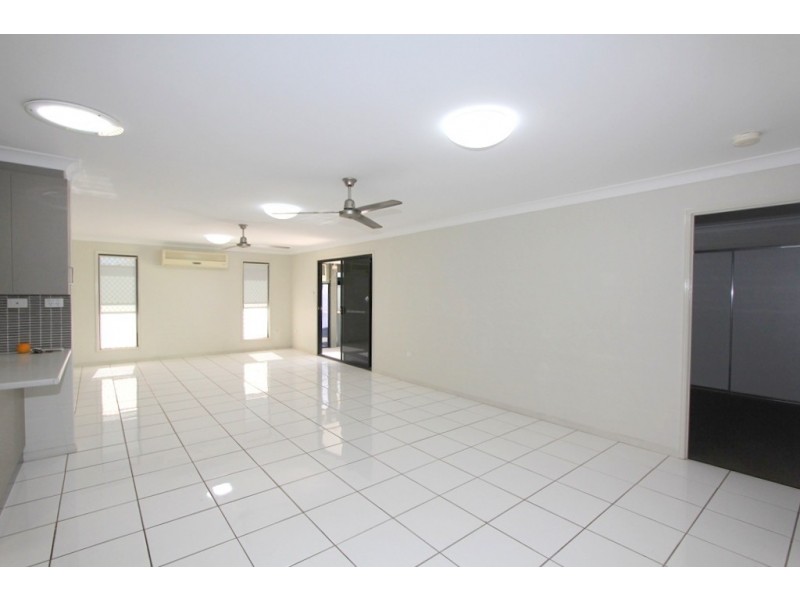 55 White Street, Emerald QLD 4720