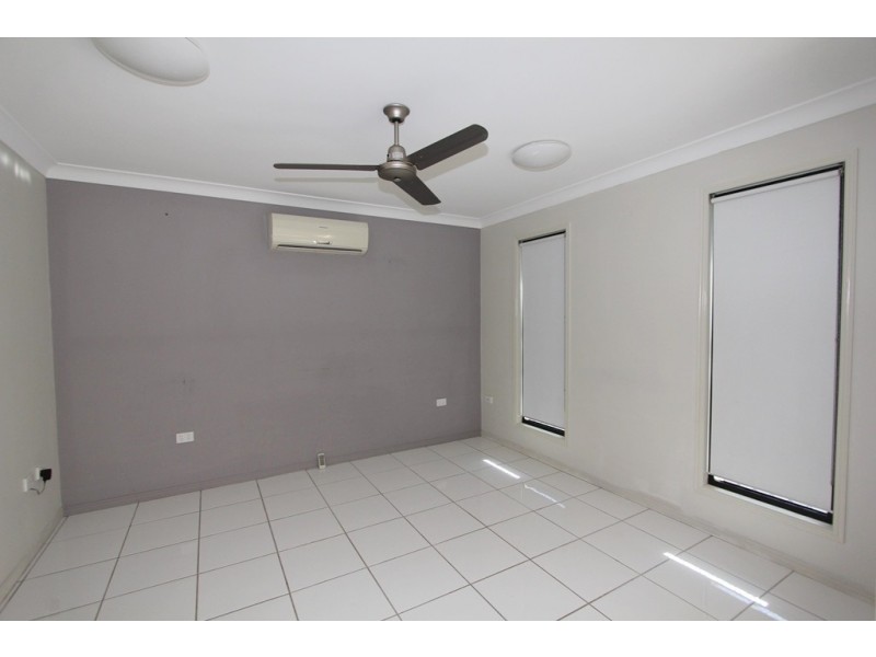 55 White Street, Emerald QLD 4720