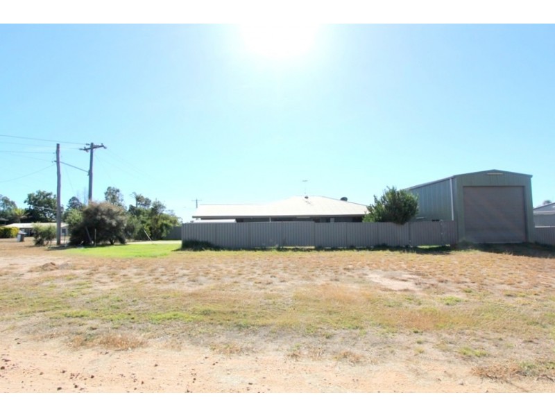 55 White Street, Emerald QLD 4720