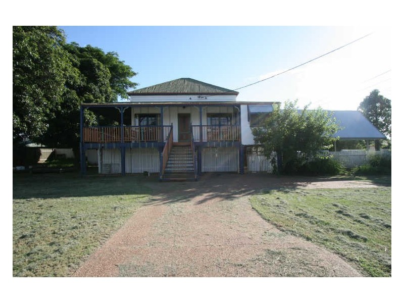 73 Gray Street, Emerald QLD 4720