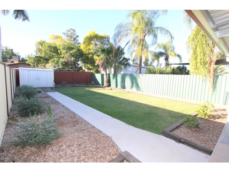 Unit 2/15 Campbell Street, Emerald QLD 4720