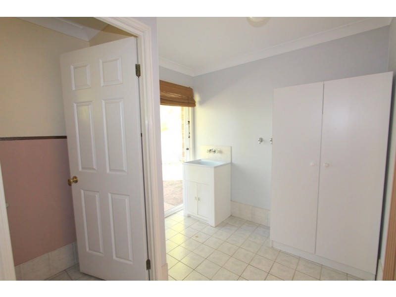 4 Kurrajong Close, Emerald QLD 4720